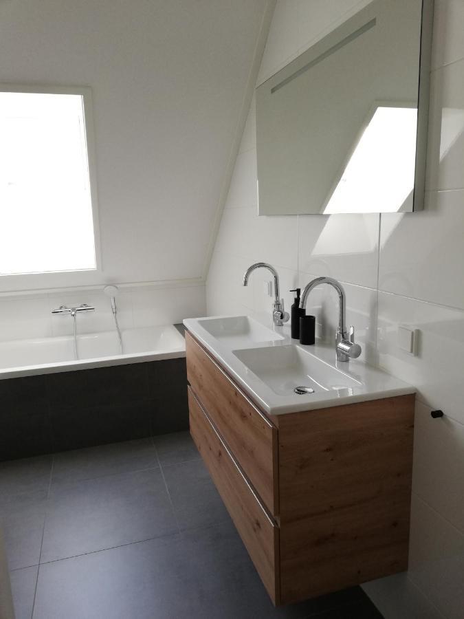 Hooivak Apartment ฮอลลุม ภายนอก รูปภาพ